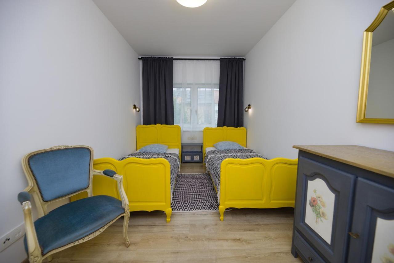 Central Apartment - Folk District Bratislava Eksteriør billede